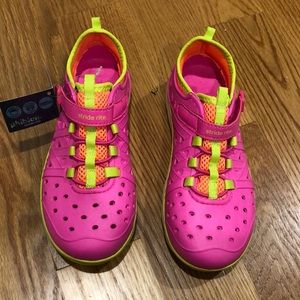 Stride Rite Made2Play Phibian. Pink water sneakers